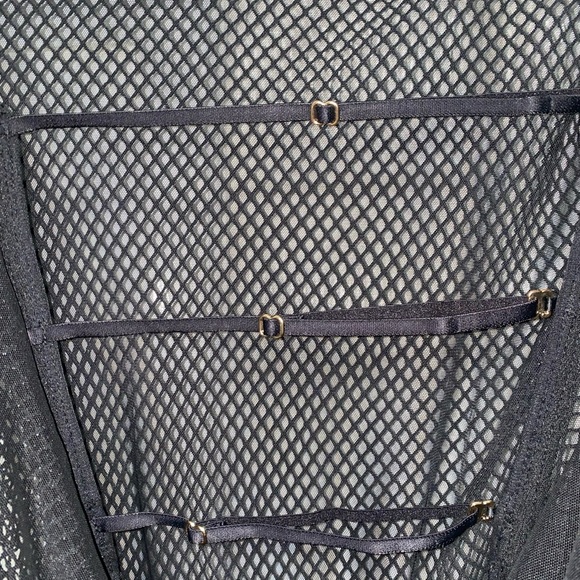 ❌SOLD❌Oh Polly Lennox Dress - Picture 9 of 10